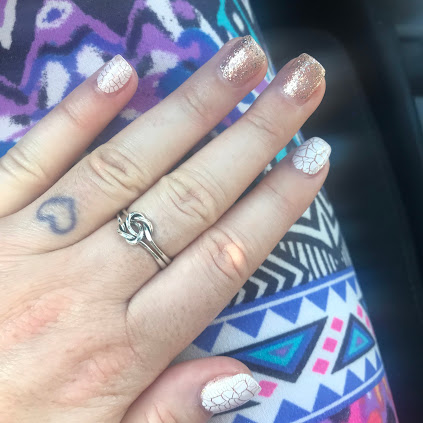 Photo Hello Bella Nails 2