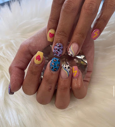 Photo Modern Nails 2 2